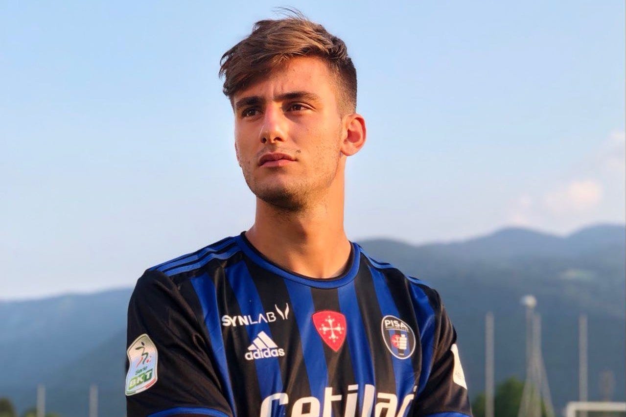 Lorenzo Lucca, football player