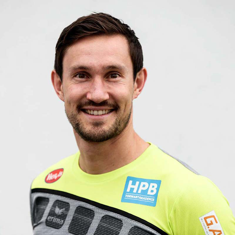 Bernhard Hansen, football player